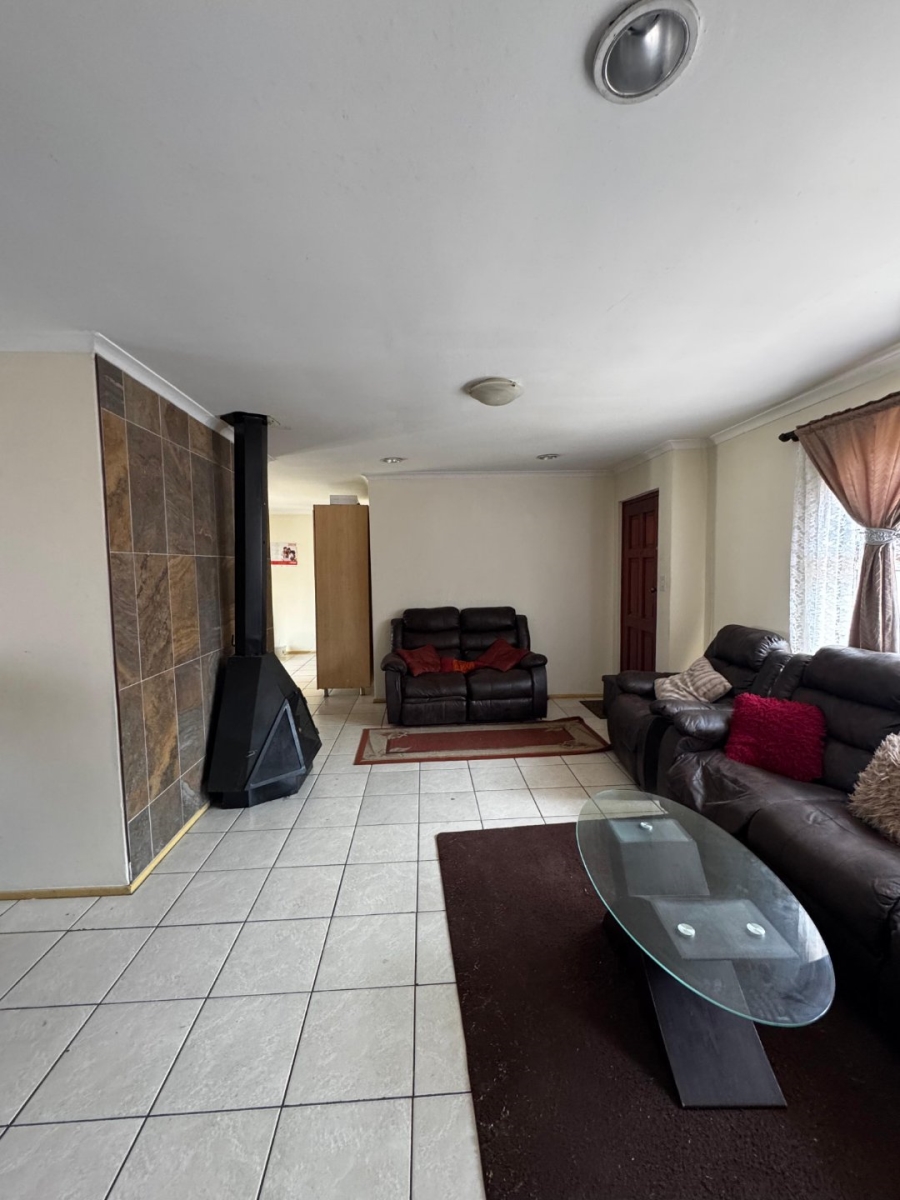 To Let 3 Bedroom Property for Rent in Tuscany Glen Western Cape